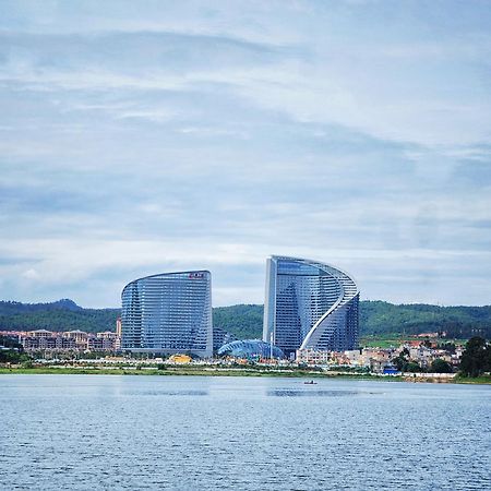 Howard Johnson Flower City Hotel Kunming Bagian luar foto