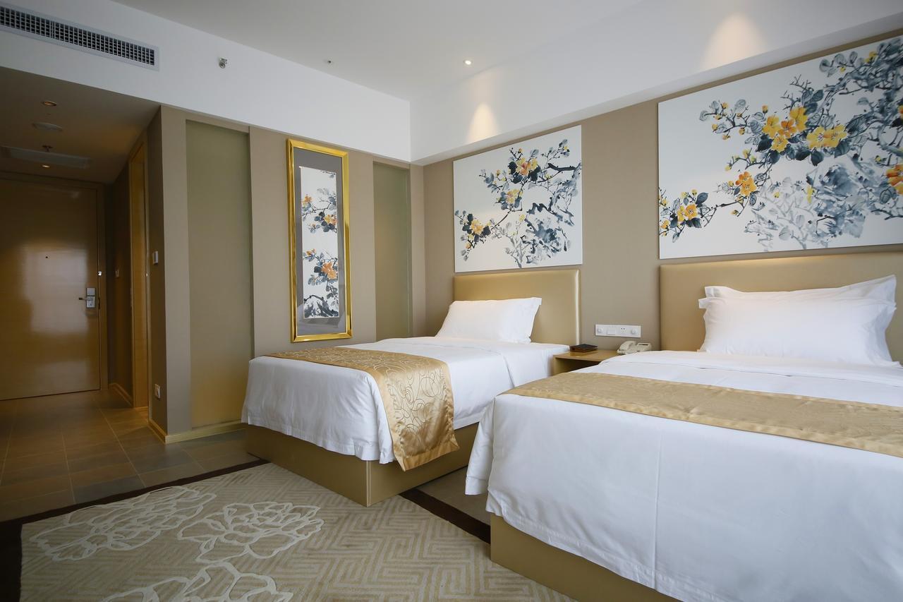 Howard Johnson Flower City Hotel Kunming Bagian luar foto