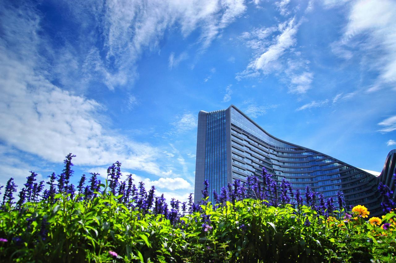 Howard Johnson Flower City Hotel Kunming Bagian luar foto