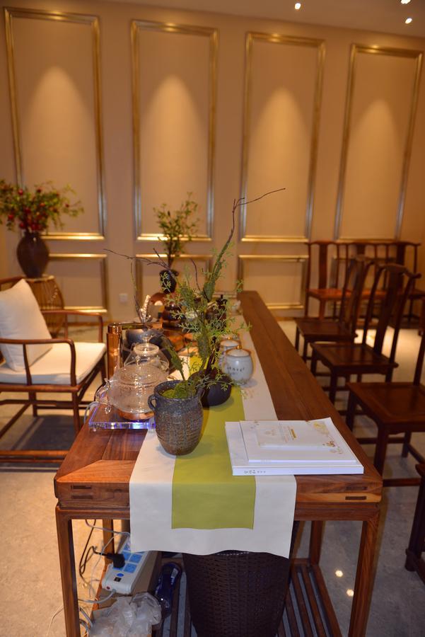 Howard Johnson Flower City Hotel Kunming Bagian luar foto