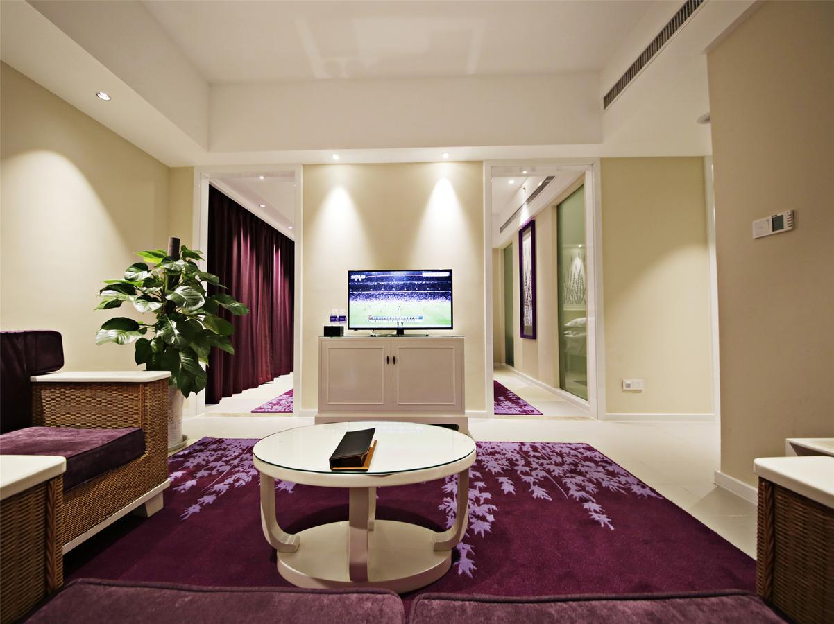 Howard Johnson Flower City Hotel Kunming Bagian luar foto