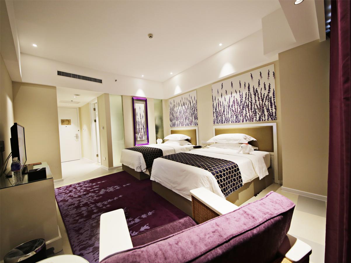 Howard Johnson Flower City Hotel Kunming Bagian luar foto