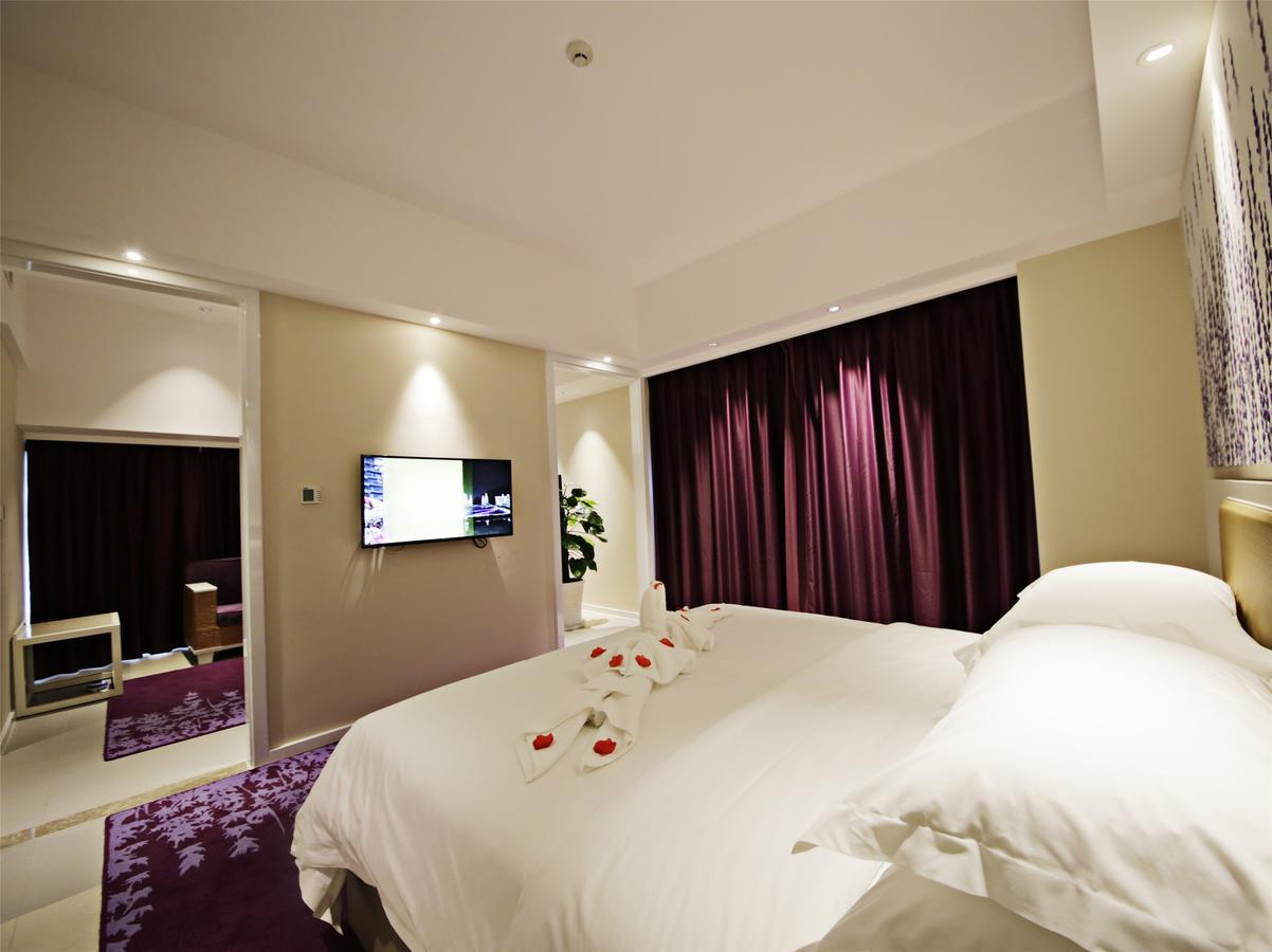 Howard Johnson Flower City Hotel Kunming Bagian luar foto