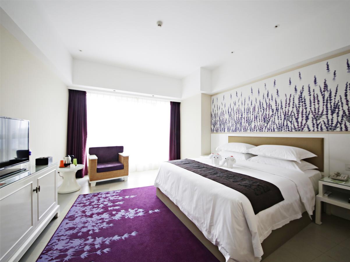 Howard Johnson Flower City Hotel Kunming Bagian luar foto